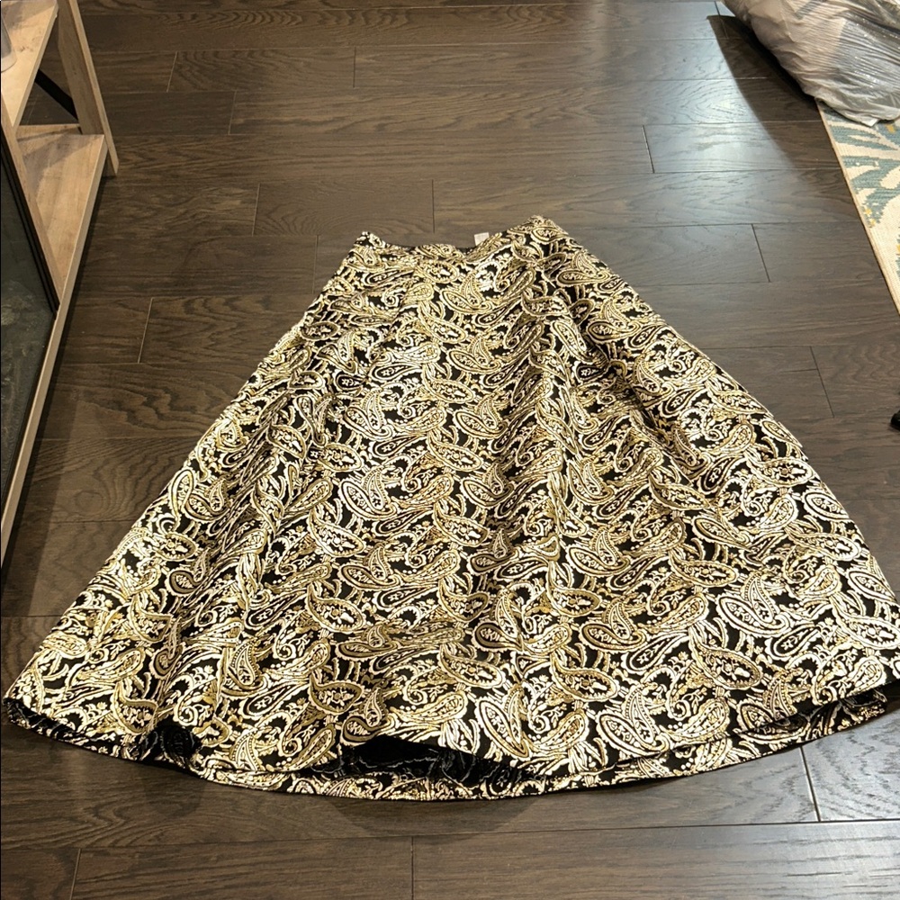 VENUS Black and Gold Skirt